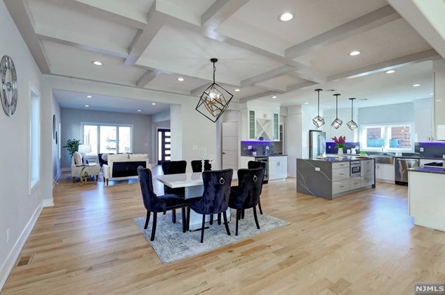 76 Passaic Ave, Rutherford NJ 07070-2059 exterior