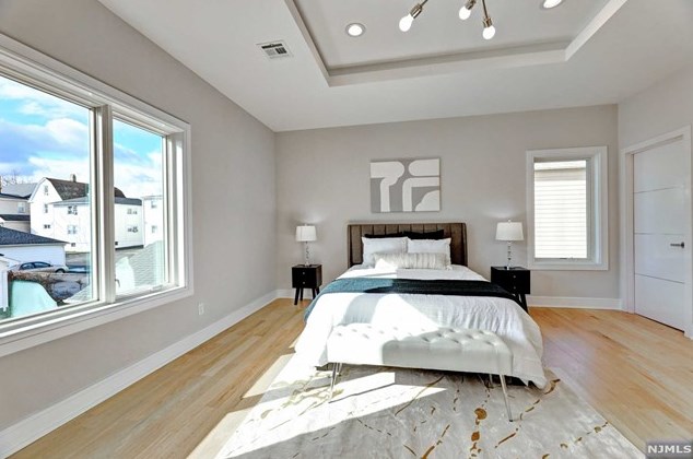 76 Passaic Ave, Rutherford NJ 07070-2059 exterior