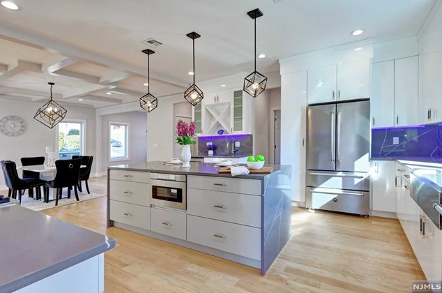 76 Passaic Ave, Rutherford NJ 07070-2059 exterior