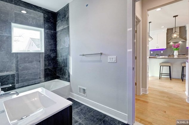 76 Passaic Ave, Rutherford NJ 07070-2059 exterior