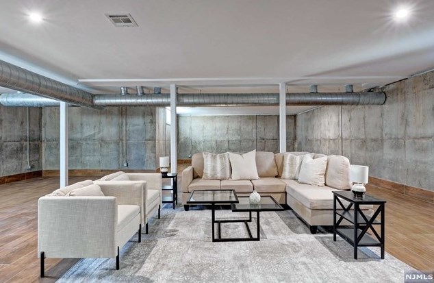 76 Passaic Ave, Rutherford NJ 07070-2059 exterior