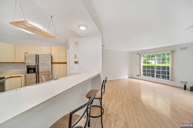 1449 Teresa Dr, West Fort Lee NJ 07024-2161 exterior