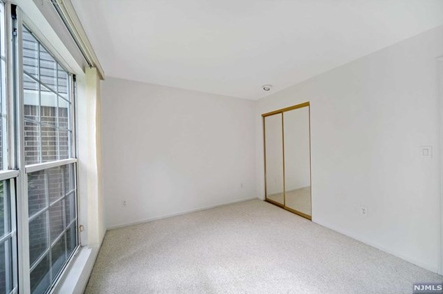 1449 Teresa Dr, West Fort Lee NJ 07024-2161 exterior