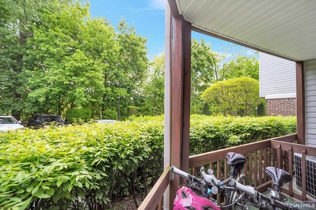 1449 Teresa Dr, West Fort Lee NJ 07024-2161 exterior