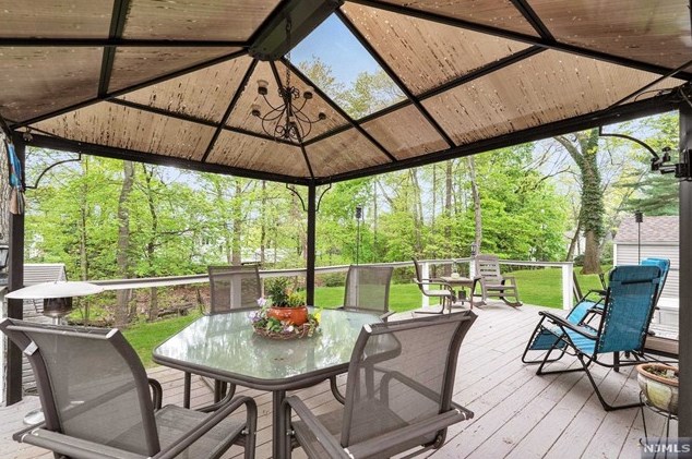 78 Oak Ave, Park Ridge NJ 07656-1311 exterior