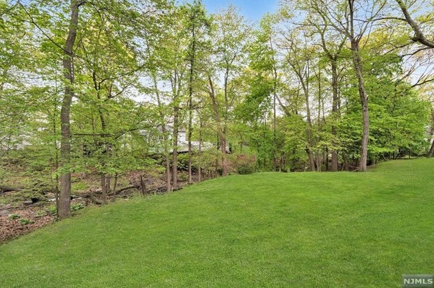 78 Oak Ave, Park Ridge NJ 07656-1311 exterior