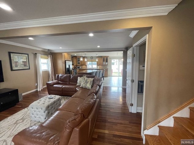 60 Beucler Pl, Bergenfield NJ  07621-3002 exterior