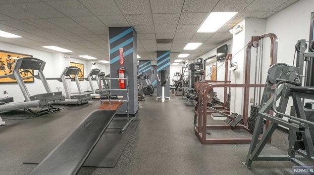 2101 Harmon Cove Tower, Secaucus NJ  07094-1723 exterior