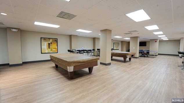 2101 Harmon Cove Tower, Secaucus NJ  07094-1723 exterior