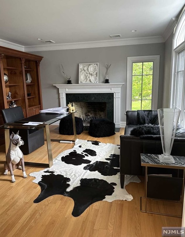 101 Essex Dr, Tenafly NJ  07670-2331 exterior