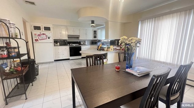 456 Victor St, Saddle Brook NJ 07663-6118 exterior