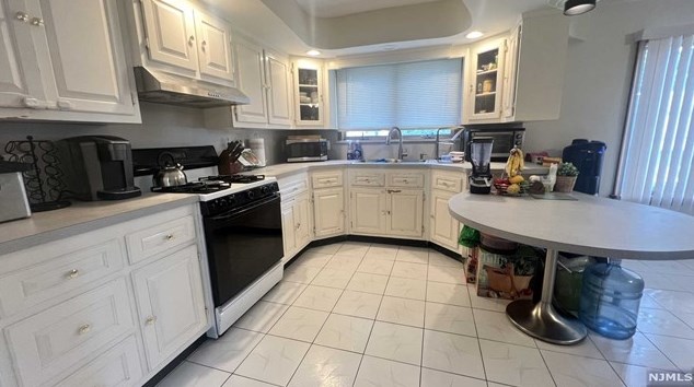 456 Victor St, Saddle Brook NJ 07663-6118 exterior