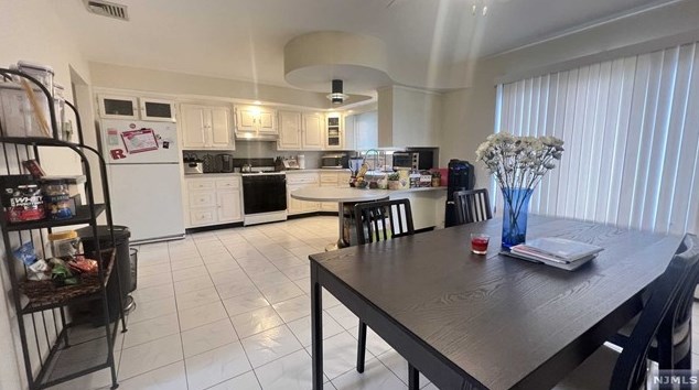 456 Victor St, Saddle Brook NJ 07663-6118 exterior