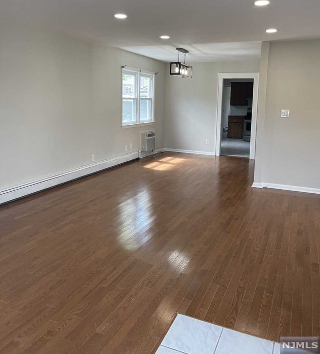 106 Mckinley Ave, Lodi NJ  07644-3039 exterior