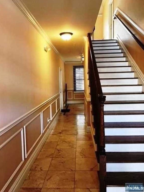 14 Hemlock Ln, Tenafly NJ  07670-1743 exterior