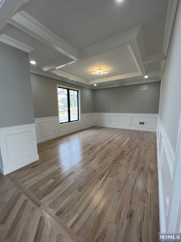 445 Beech Ave, Paramus NJ  07652-5731 exterior