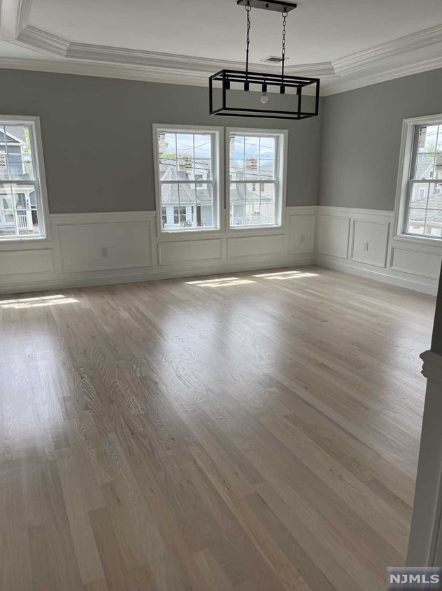 445 Beech Ave, Paramus NJ  07652-5731 exterior