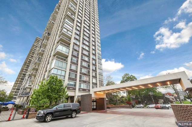 1600 Parker Ave, West Fort Lee NJ 07024-7052 exterior