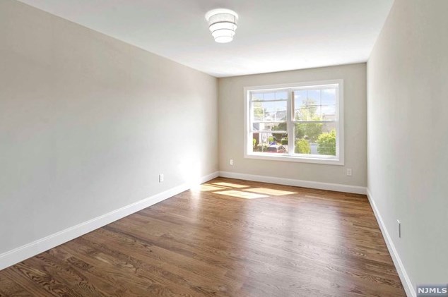 11 Macarthur Dr, Saddle Brook NJ  07663-4705 exterior