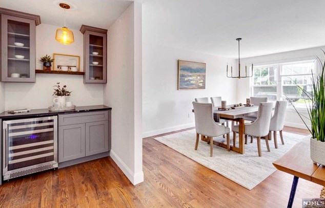 11 Macarthur Dr, Saddle Brook NJ  07663-4705 exterior