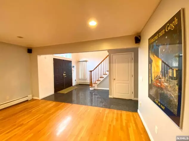 210 Elsmere Pl, West Fort Lee NJ  07024-5204 exterior