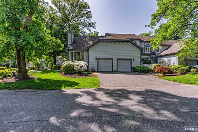 68 Easedale Rd, Wayne NJ  07470-2486 exterior