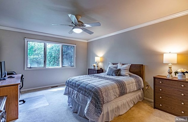 68 Easedale Rd, Wayne NJ  07470-2486 exterior