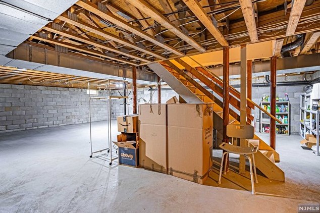 68 Easedale Rd, Wayne NJ  07470-2486 exterior