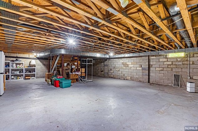 68 Easedale Rd, Wayne NJ  07470-2486 exterior