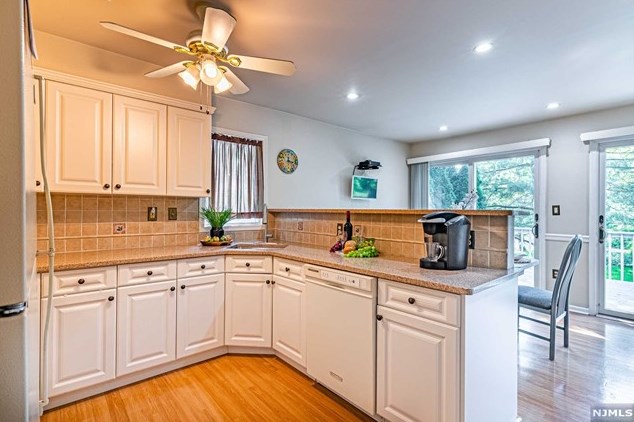 68 Easedale Rd, Wayne NJ  07470-2486 exterior