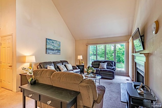 68 Easedale Rd, Wayne NJ  07470-2486 exterior