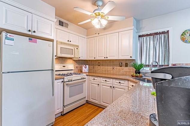 68 Easedale Rd, Wayne NJ  07470-2486 exterior