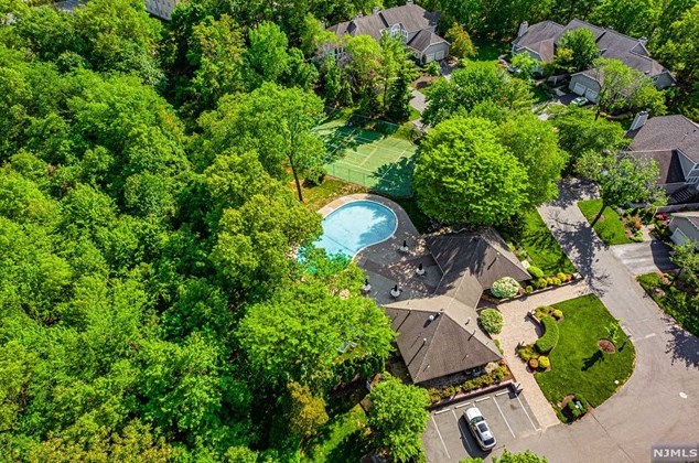 68 Easedale Rd, Wayne NJ  07470-2486 exterior