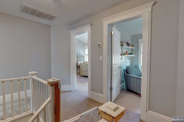 71 Parkview Dr, Hillsdale NJ  07642-1402 exterior