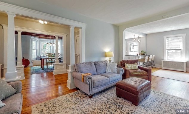 71 Parkview Dr, Hillsdale NJ  07642-1402 exterior