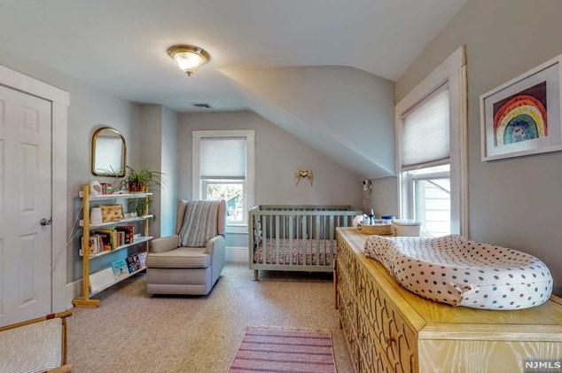 71 Parkview Dr, Hillsdale NJ  07642-1402 exterior