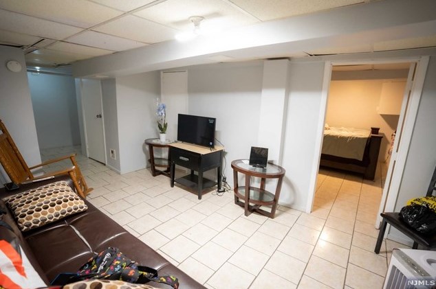 255 16th St, Paterson NJ exterior