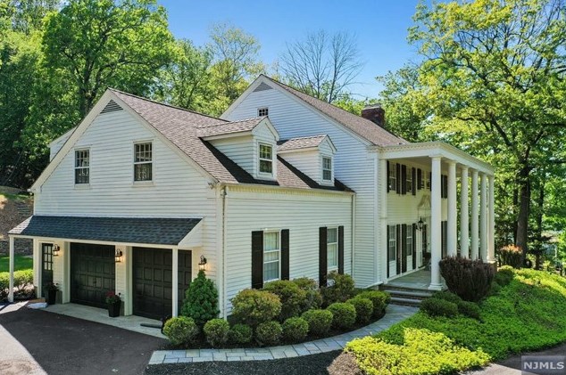 920 Olentangy Rd, Franklin Lakes, NJ 07417