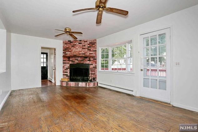 173 Orchard St, Elmwood Park NJ  07407-2213 exterior