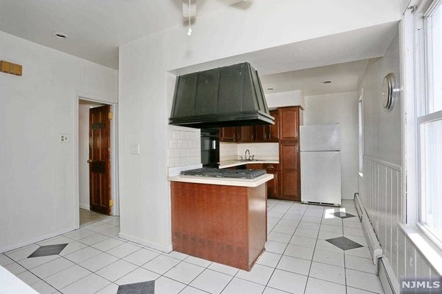 173 Orchard St, Elmwood Park NJ  07407-2213 exterior