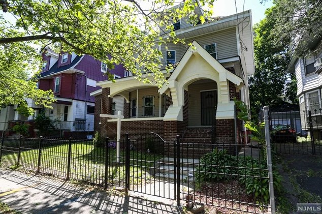 851 12th St, Newark NJ  07108-1307 exterior