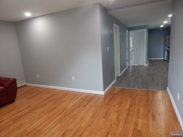 89 Park Row, Wallington NJ  07057-1631 exterior