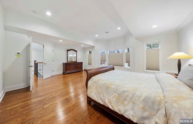 1107 Harvard Pl, West Fort Lee NJ  07024-1627 exterior