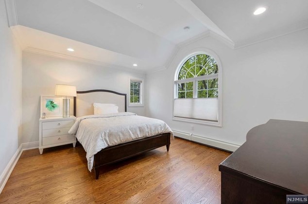 1107 Harvard Pl, West Fort Lee NJ  07024-1627 exterior