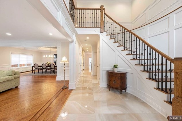 1107 Harvard Pl, West Fort Lee NJ  07024-1627 exterior