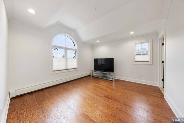 1107 Harvard Pl, West Fort Lee NJ  07024-1627 exterior