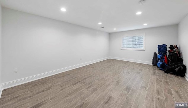 1107 Harvard Pl, West Fort Lee NJ  07024-1627 exterior