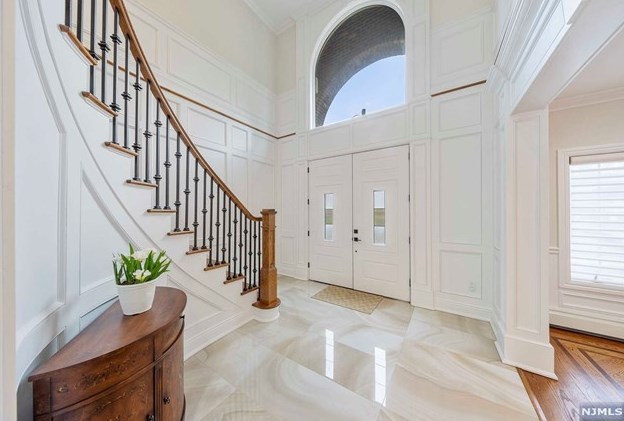 1107 Harvard Pl, West Fort Lee NJ  07024-1627 exterior