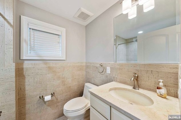 1107 Harvard Pl, West Fort Lee NJ  07024-1627 exterior