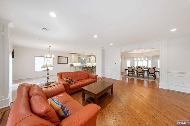 1107 Harvard Pl, West Fort Lee NJ  07024-1627 exterior